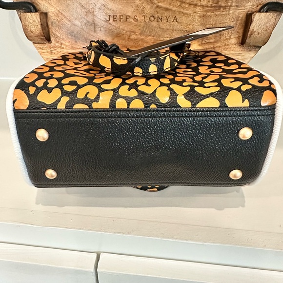 NWT Von Dutch Cheetah Print Bowling Satchel - Picture 4 of 10